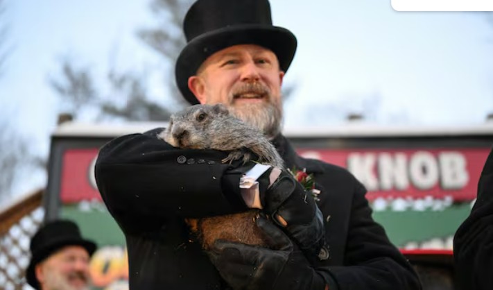 봄이 오면 한국에선 개구리가 뛰어오르고<경칩>, 미국에선 마멋이 동굴서 뛰쳐나와요<그라운드호그 데이>